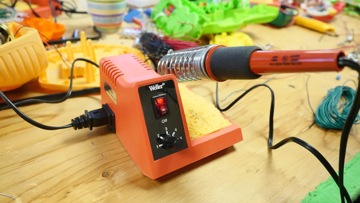Circuit bending with Andy Rudolph